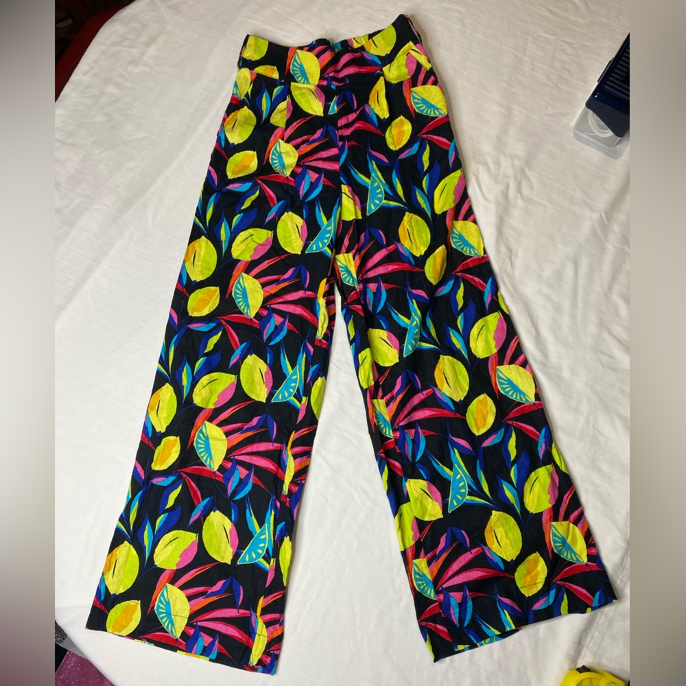Tabitha lemons Multicolor Leaf Pattern Leggings